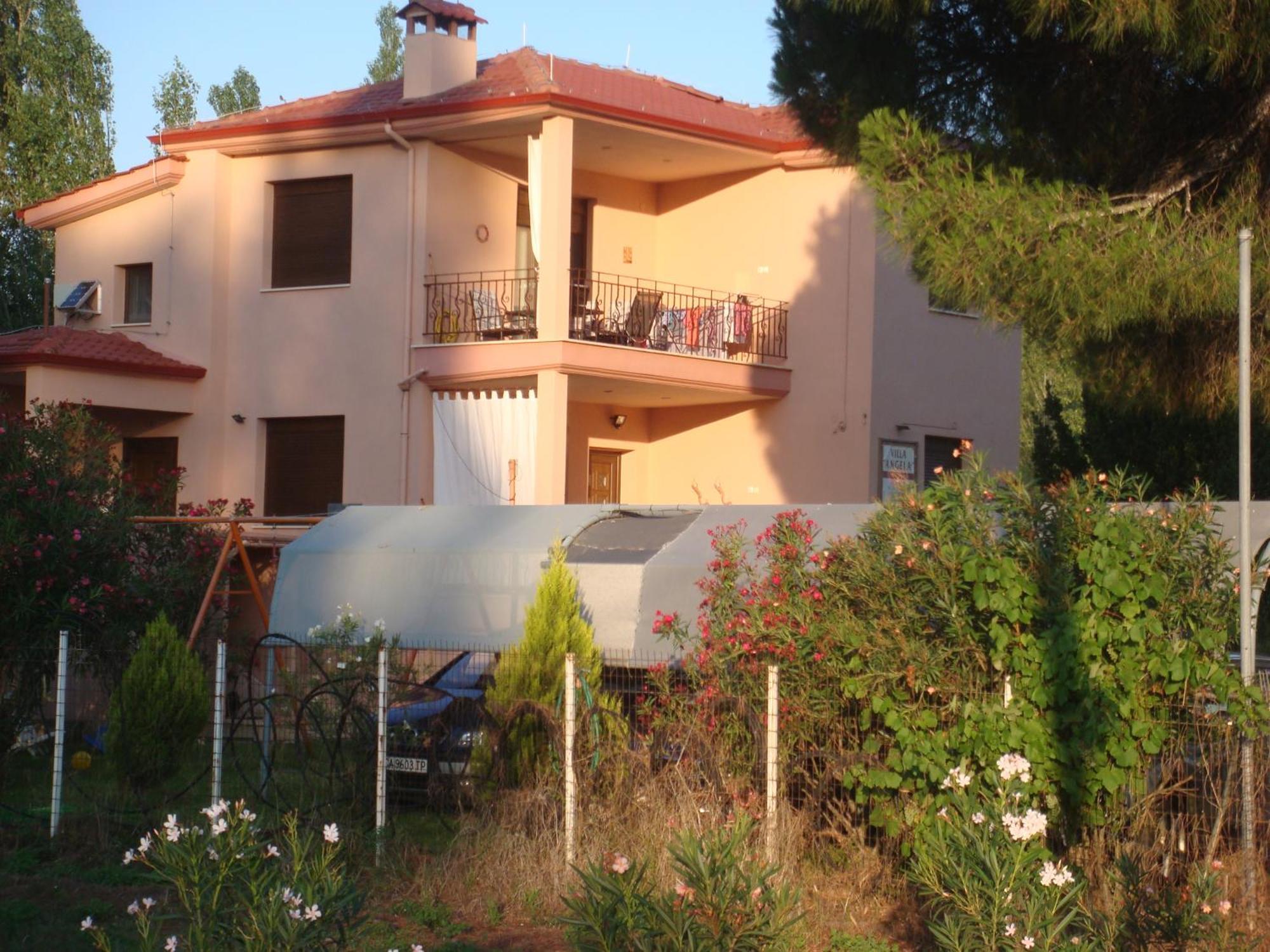 Villa Angela Сикия Екстериор снимка