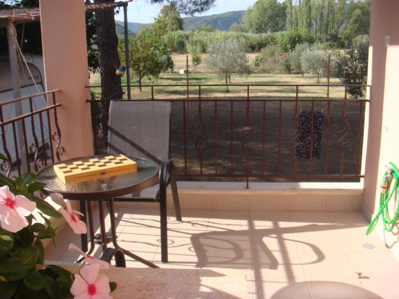 Villa Angela Сикия Екстериор снимка